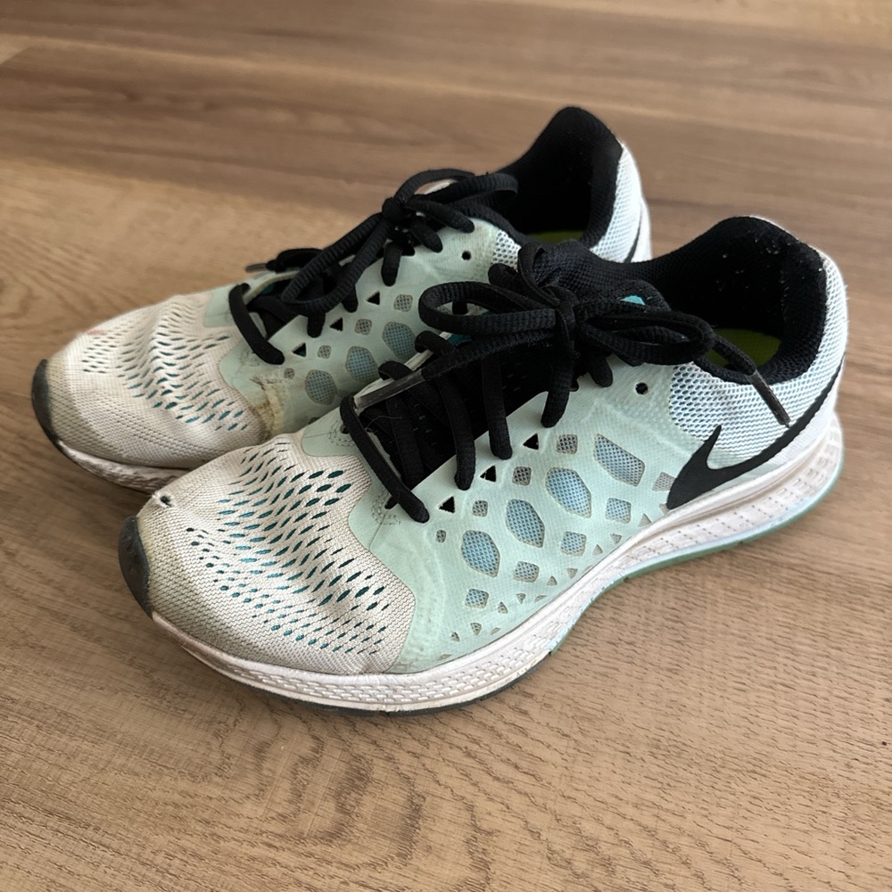 Nike Pegasus sneakers light blue size 6.5 US